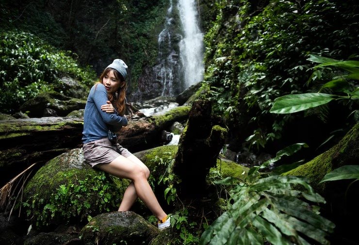 Path to the waterfall